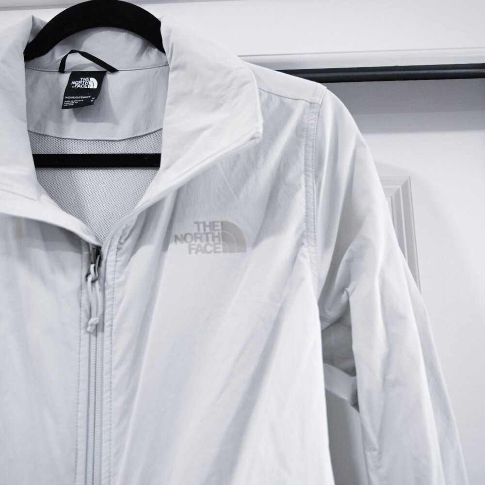 Northface Medium Lightweight Vented Cinched Waist… - image 6